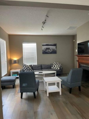 Uptown Hide-Out, Stylish Home in Prime Location